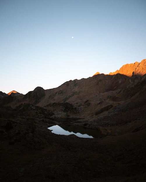 Foto pica destats seen und berglandschaft in den katalanischen pyrenäen