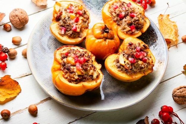 Picadillo relleno de manzana otoñal