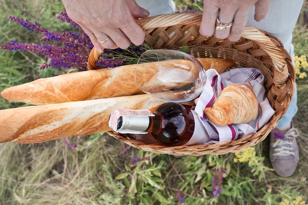 Picknick auf der Wiese