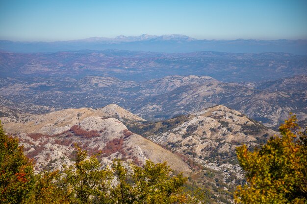 Pico de las montañas parque nacional lovcen naturaleza de montenegro