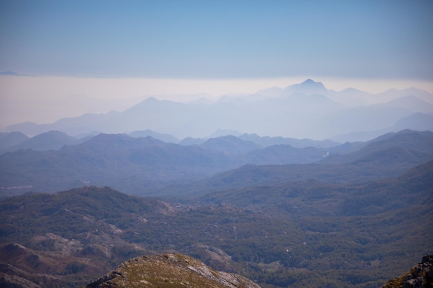 Pico de las montañas parque nacional lovcen naturaleza de montenegro