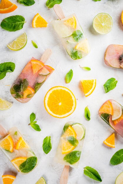 Picolés de sangria, limonada ou mojito