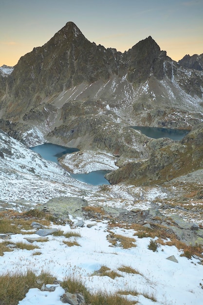 Picos e lagos de Arrieel