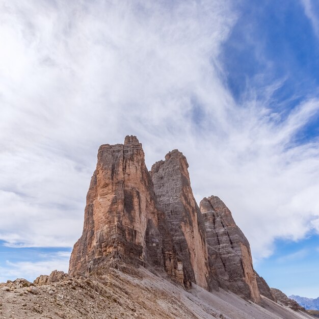 Los picos del famoso Tre Cime di Lavaredo. Dolomitas italianos. Tirol del Sur, Italia