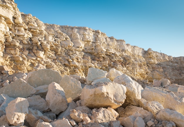 La piedra caliza en el desarrollo de la roca.