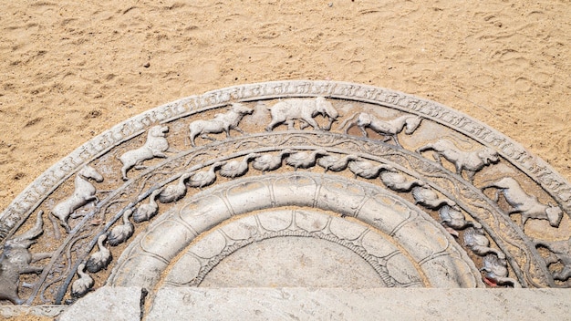 Piedra lunar en el templo de Thuparama Ciudad sagrada de Anuradhapura