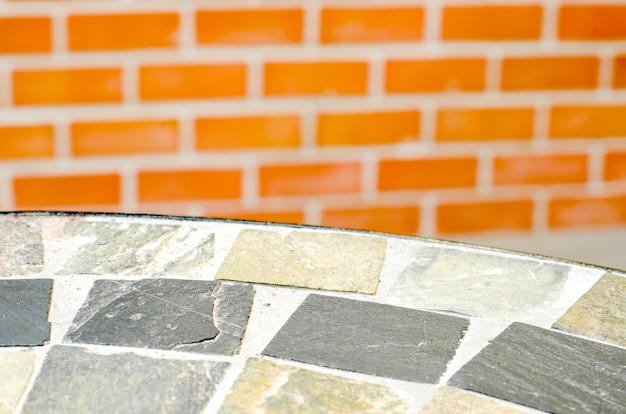 Foto piedra de mesa de mosaico en la cafetería en el jardín