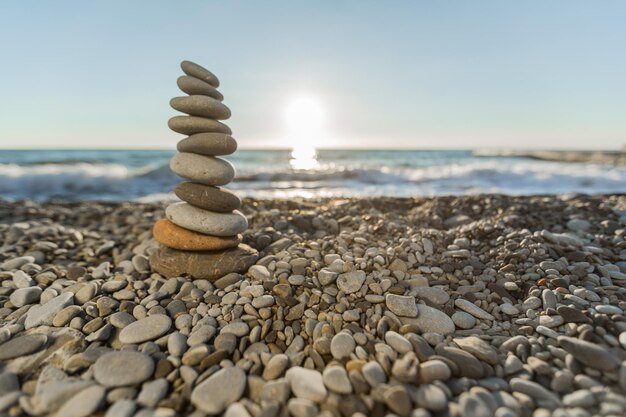 Piedra zen en la playa