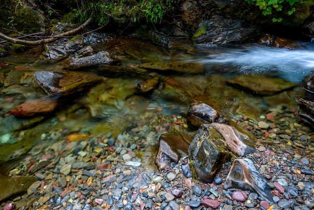 Piedras de colores en Holland Creek