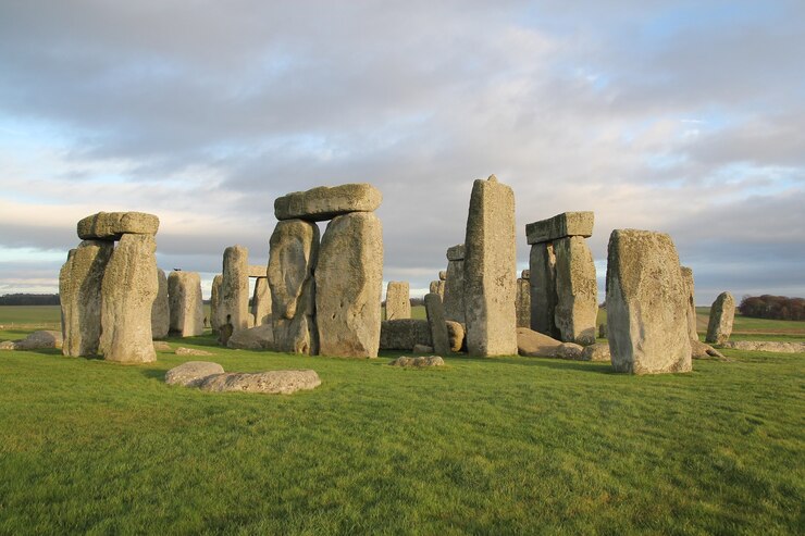 las piedras de Stonehenge, un monumento prehistórico en Wiltshire, Inglaterra.