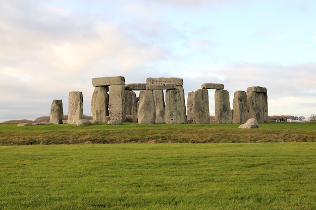 las piedras de Stonehenge, un monumento prehistórico en Wiltshire, Inglaterra.