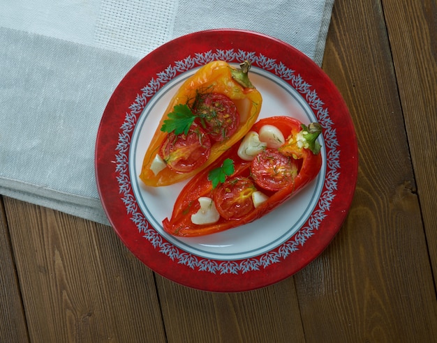 Piemonteser Paprika - gebratene Paprika – perfekt für Antipasti oder ein leichtes Mittagessen.