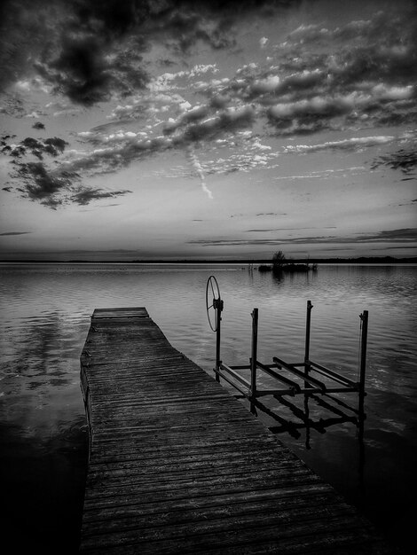 Foto pier auf dem meer gegen den himmel