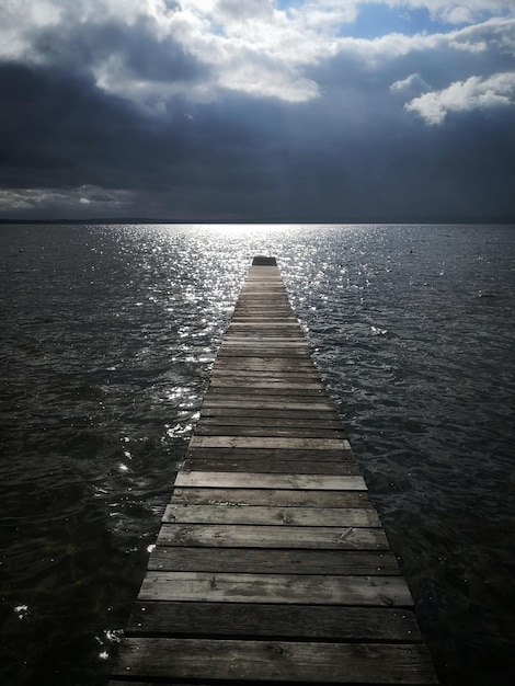 Foto pier über dem meer gegen den himmel