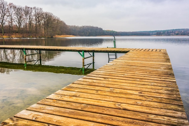 Pier über dem See gegen den Himmel