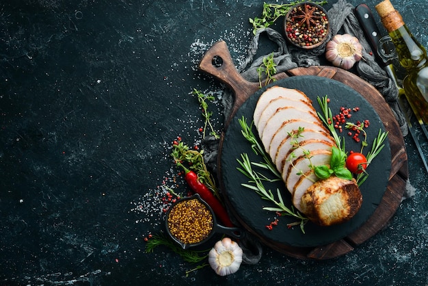 Pieza de cerdo al horno con romero Vista superior Espacio libre para texto