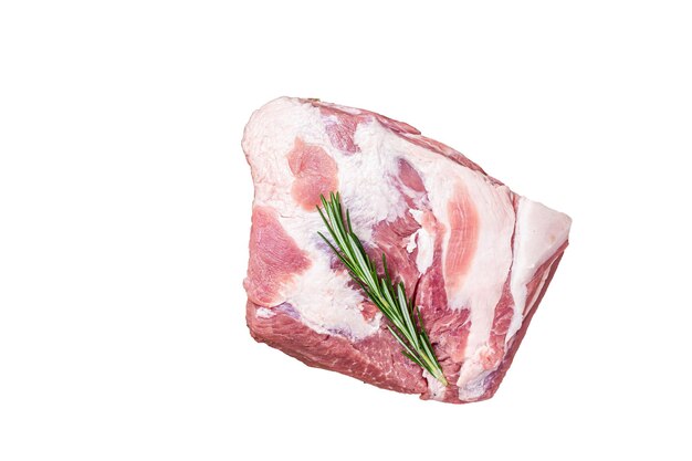 Piezas de carne cruda de cuello de cerdo en tabla de corte de madera de alta calidad Con fondo blanco aislado