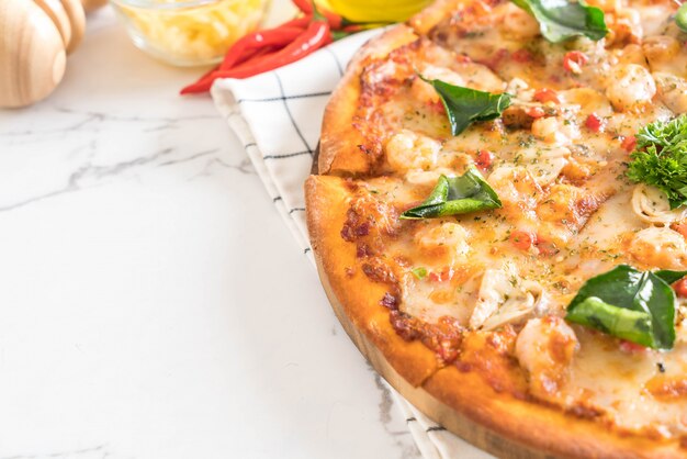 pikante Garnelen (Tom Yum) Pizza