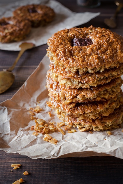 Pila de galletas de avena caseras