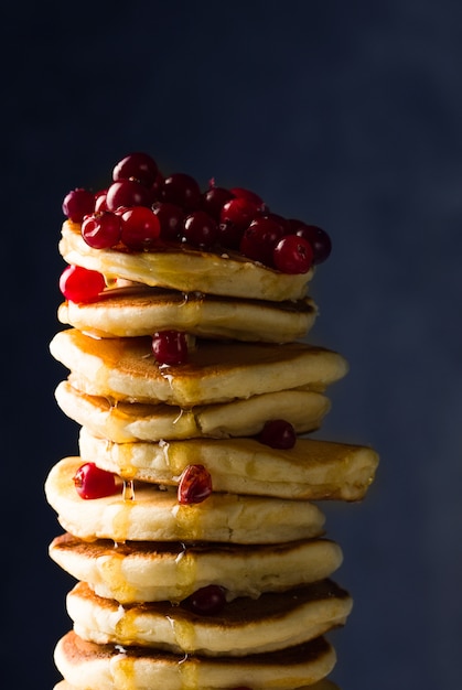 Pila de panqueques caseros dulces