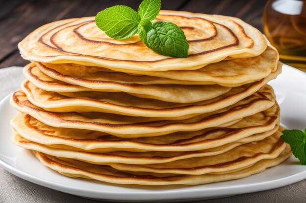 Una pila de panqueques muy delgados tradicionales para la semana de los panqueques rusos.