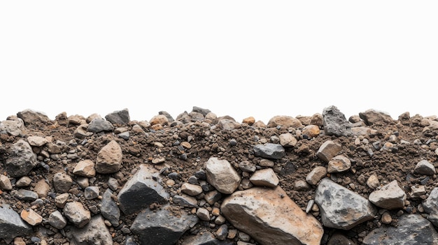 Una pila de rocas y tierra sobre un fondo blanco