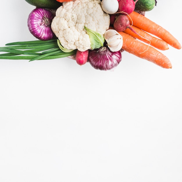 Foto pila de verduras saludables