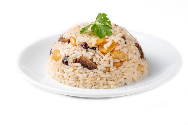 Pilaf de arroz de comida turca deliciosa tradicional com pinhões e groselhas nome turco bademli ic pilav ou pilaf