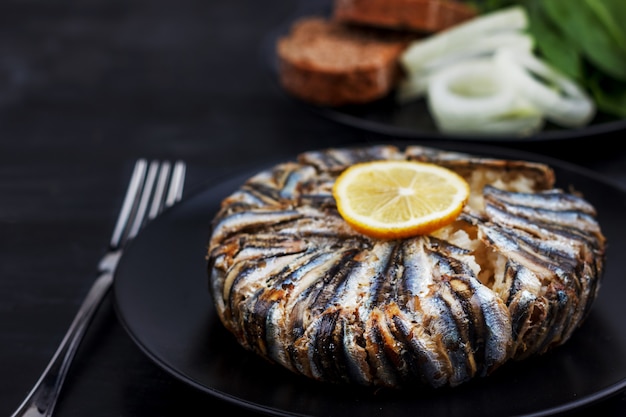 Foto pilaf con pescado anchoa hamsi