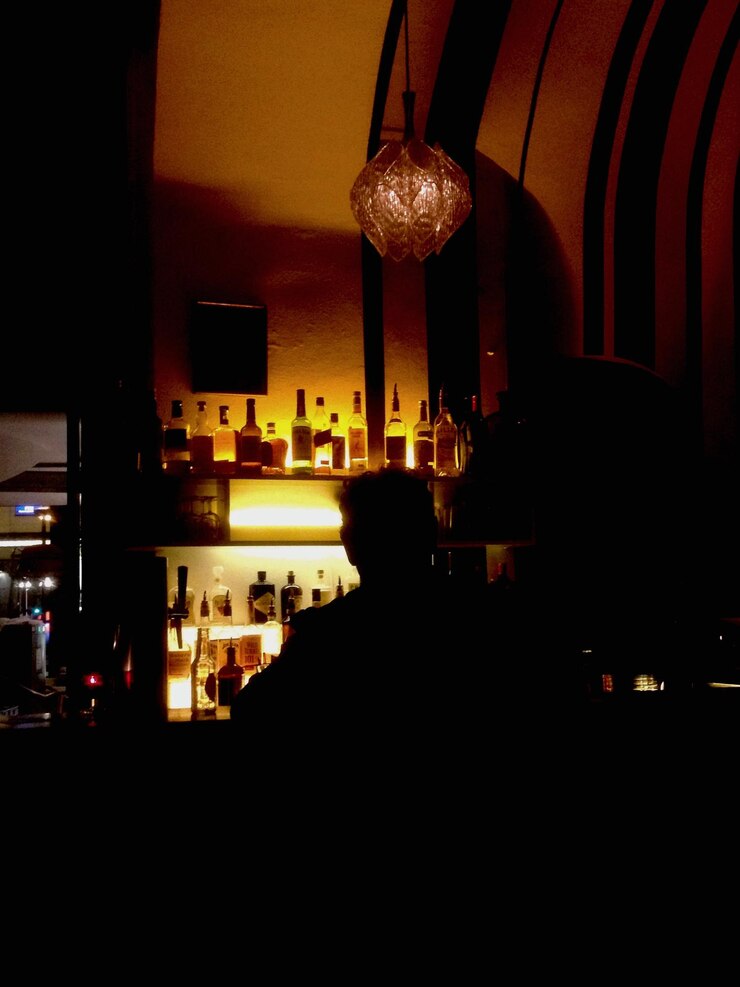 Foto pilar de luz iluminado à noite