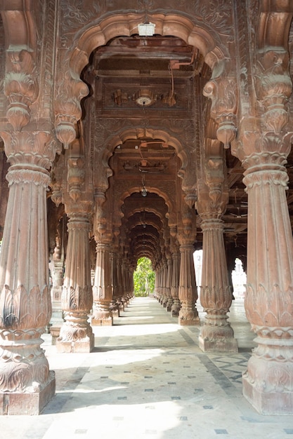 Pilares Arcos de Krishnapura Chhatri Indore Madhya Pradesh Arquitetura indiana Arquitetura antiga de templos indianos