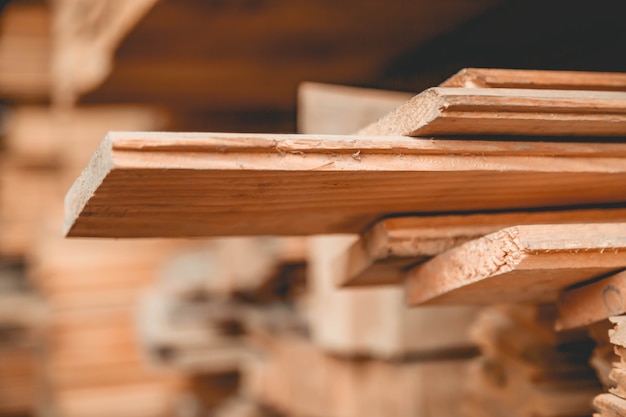 Foto pilas de troncos en textura de madera de almacén