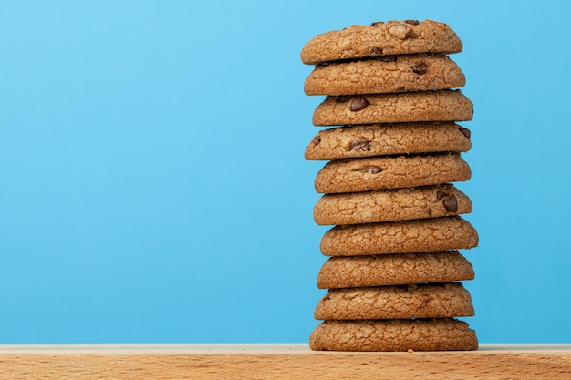 Pilha de biscoitos de chocolate