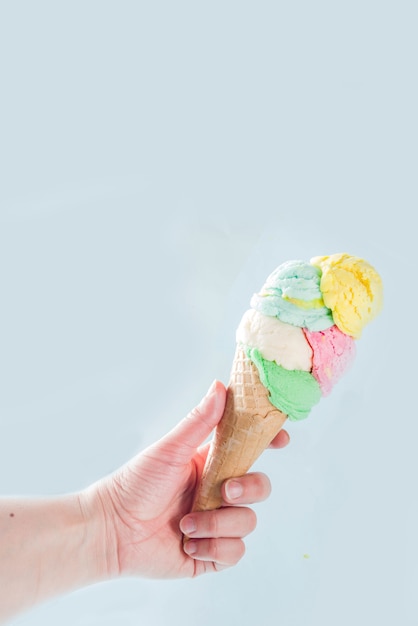 Pilha de bolas de sorvete colorido