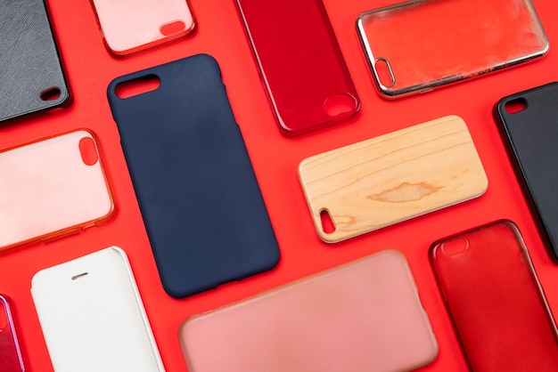 Pilha de capas traseiras de plástico multicoloridas para celular