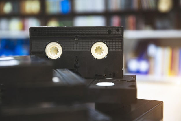 Pilha de fita de cassete de vídeo VHS em pilha de reprodução de vídeo