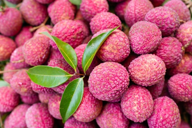 Pilha de lichia doce para venda no mercado