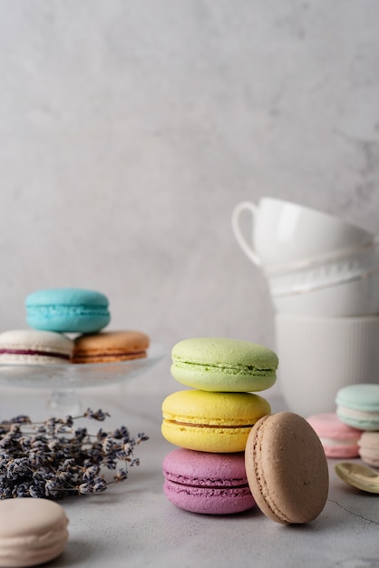 Pilha de macarons, biscoitos franceses