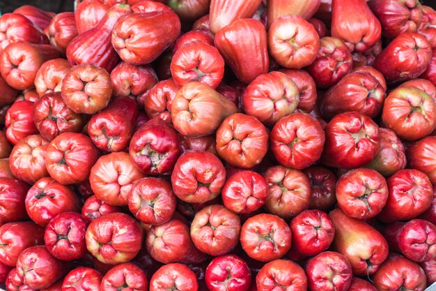 Pilha de maçãs rosa