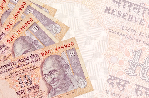 Pilha de notas de rúpias indianas