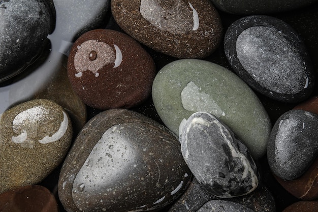 Pilha de pedras na água como plano de fundo vista superior estilo de vida Zen