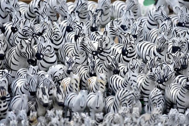 Pilha de zebra de boneca de barro