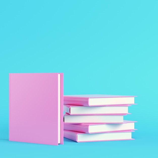Pilha rosa de livros sobre fundo azul brilhante em tons pastel