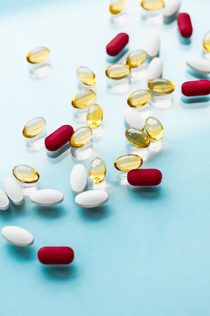 Pillen und Kapseln für Diät-Ernährung Anti-Aging-Schönheitsergänzungen probiotische Medikamente Pille Vitamine als Medizin und Gesundheitskosmetik Apotheke Markenhintergrund