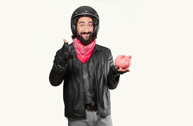 Piloto de moto com um piggybank