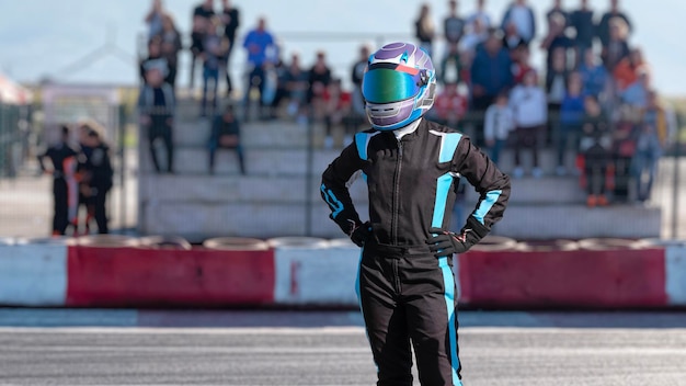 Pilotos de karting en la pista