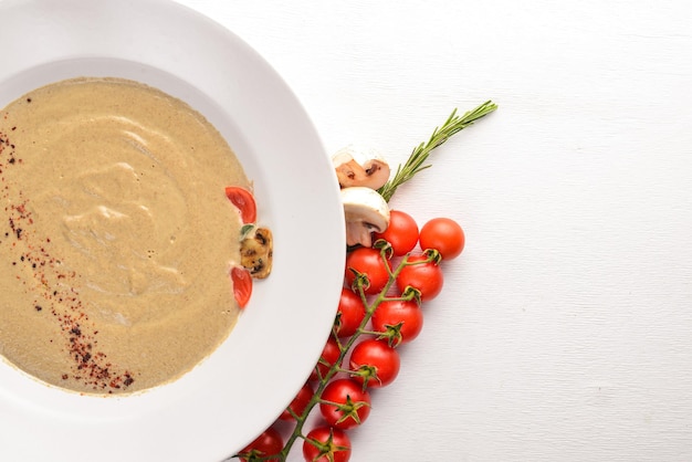 Pilzpüreesuppe Auf einem hölzernen Hintergrund Freier Platz für Ihren Text Ansicht von oben