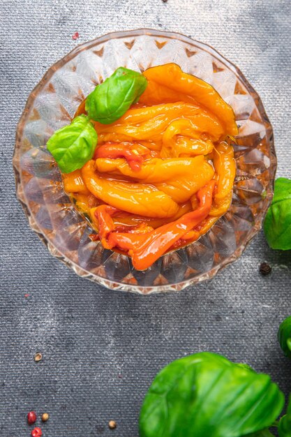 pimentão assado vegetal cozido fresco prato saudável refeição comida lanche dieta na mesa espaço para texto