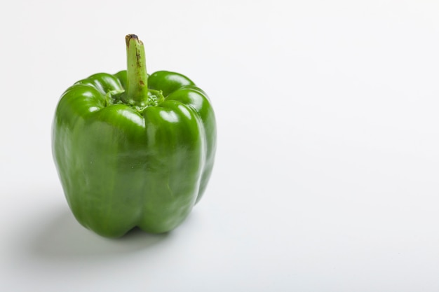 Pimentão verde fresco (capsicum)