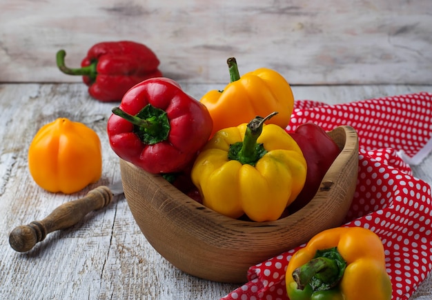 Pimienta búlgara roja y amarilla madura fresca